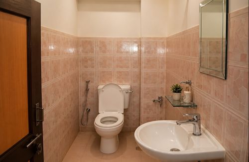 Comfortable Bathroom (1)