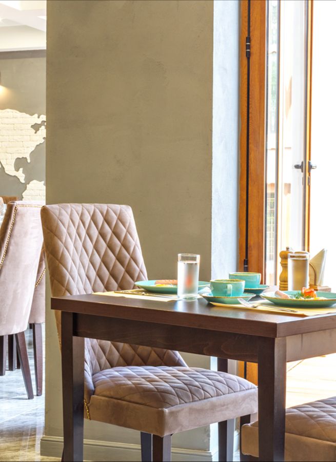 served-table-restaurant (1)